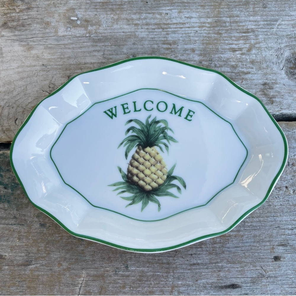 Pineapple trinket dish white ceramic Colonial Williamsburg
